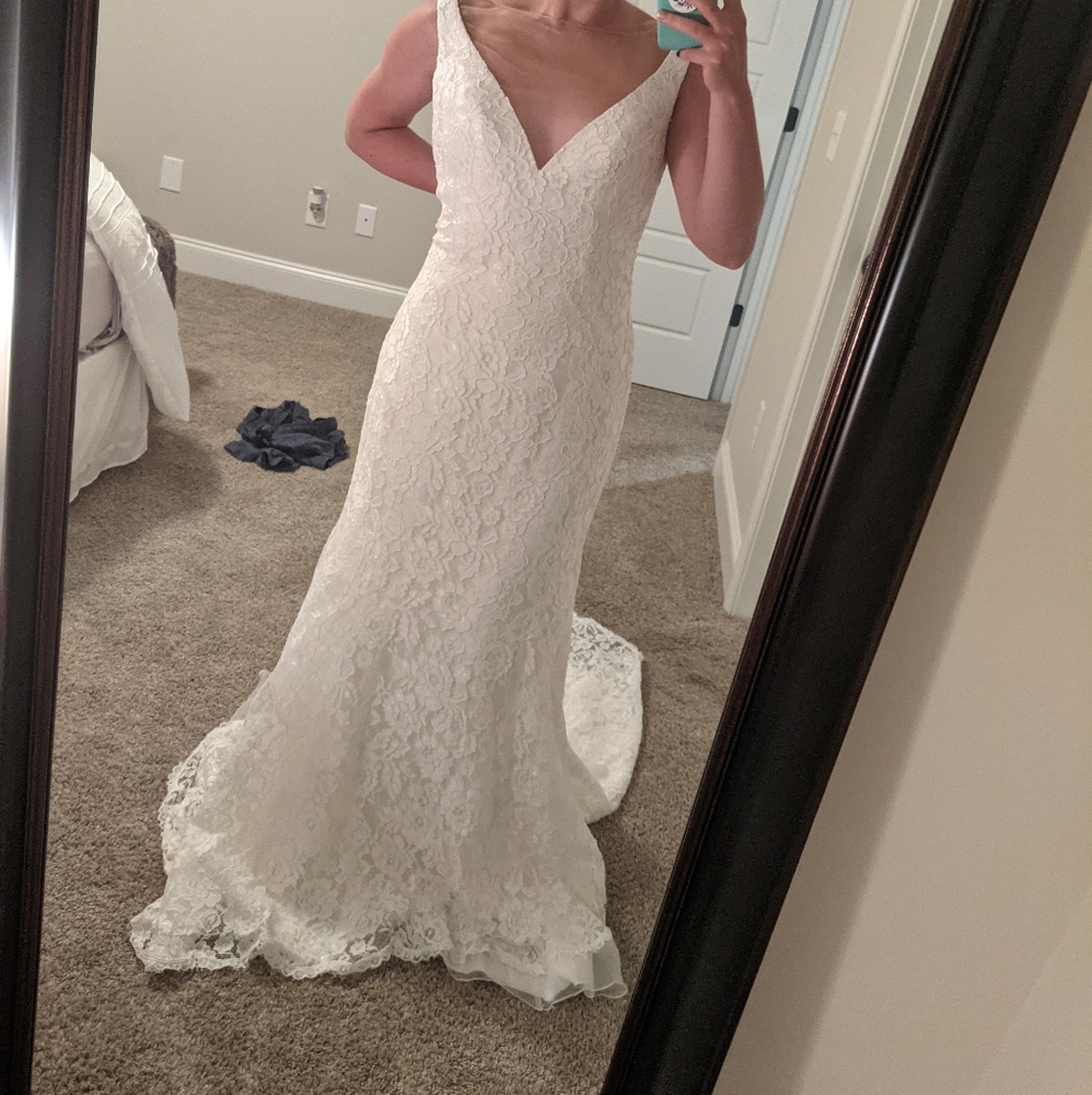 Pronovias Sample Gown